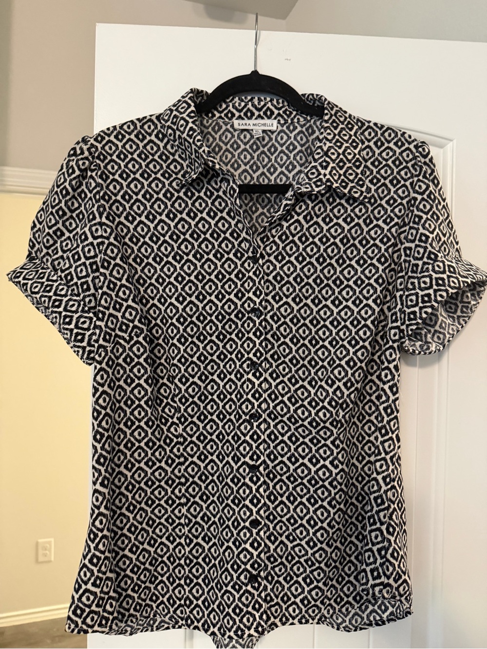 Sara Michelle Black & White Geometric Short-Sleeve Polo